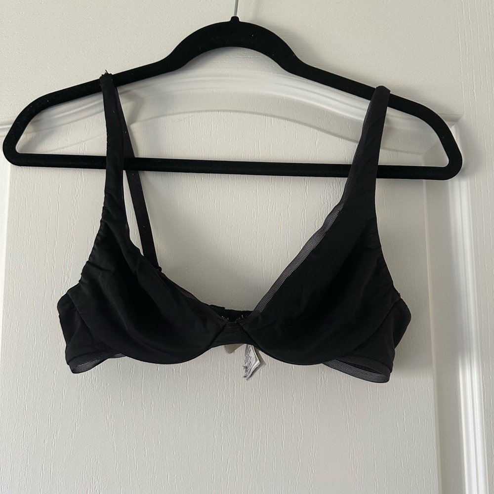 Black wireless Bra
